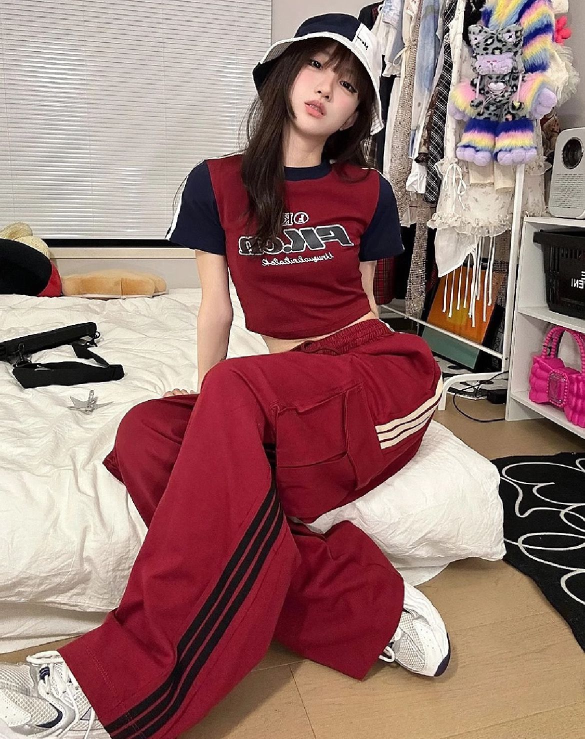 Ensemble crop top et pantalon cargo stylé