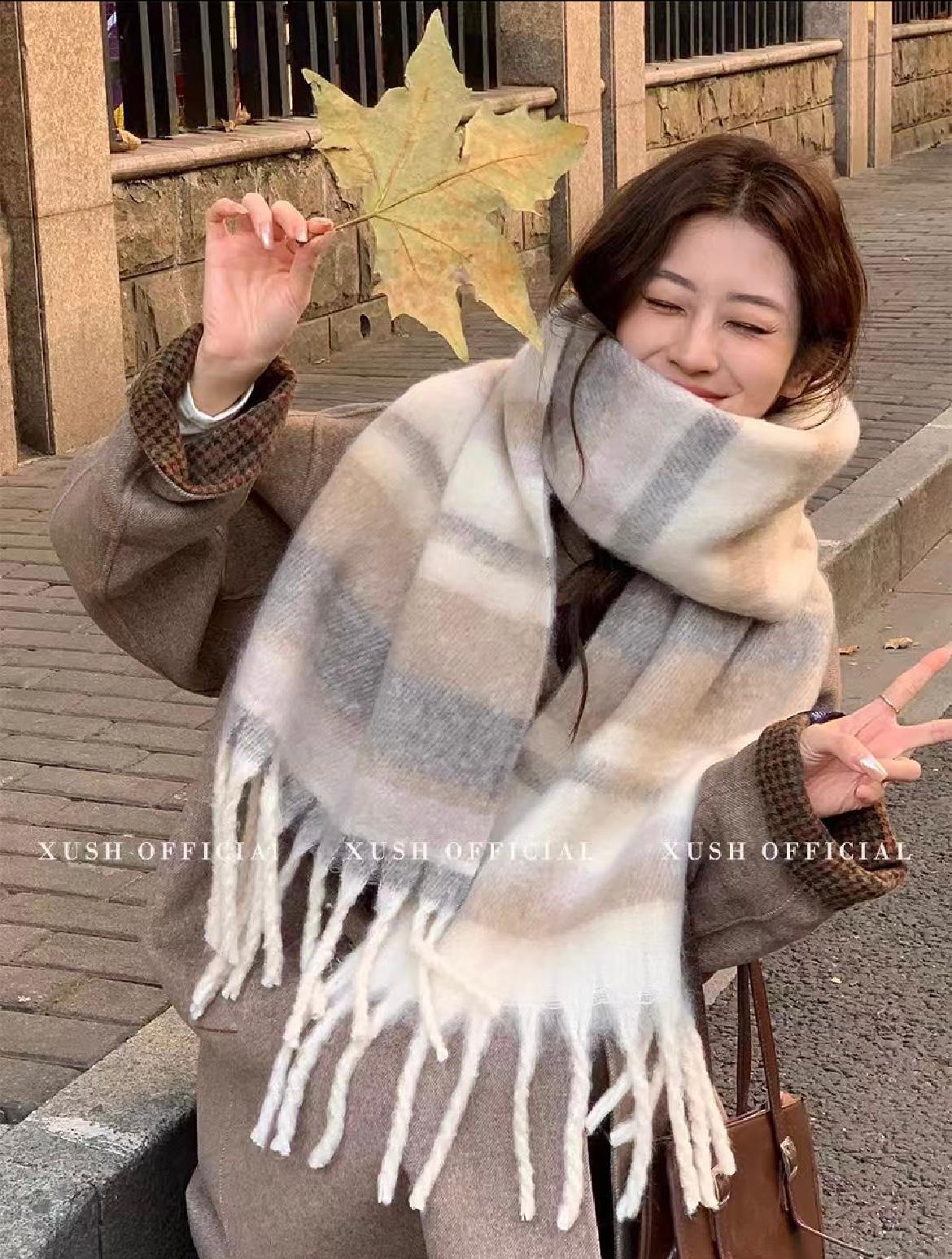 Écharpes multicolores pour l’hiver