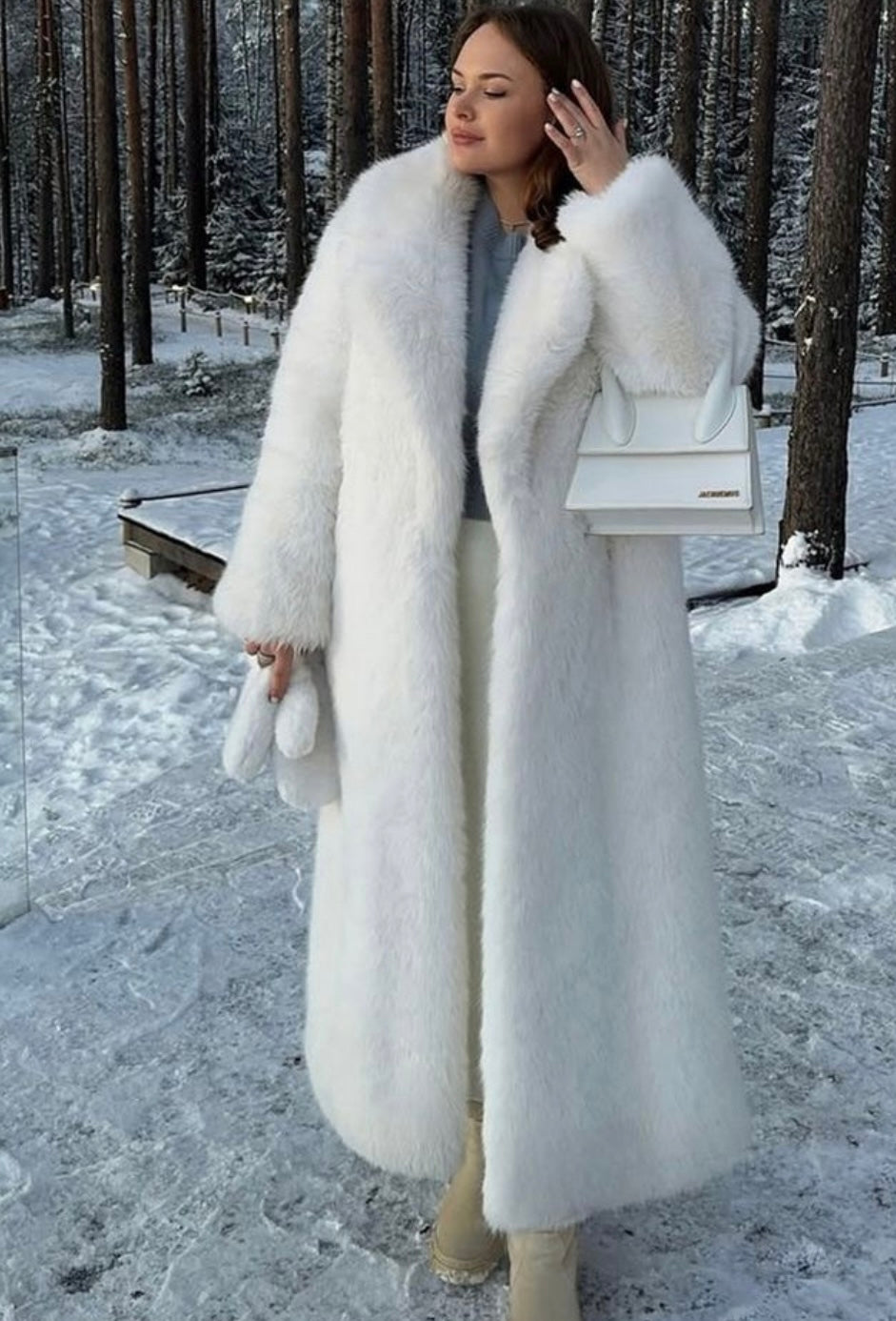 Long manteau en fausse fourrure pour dame