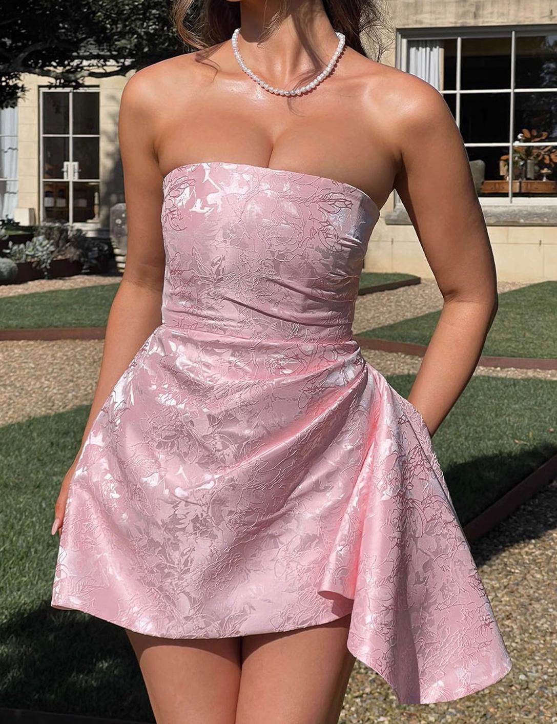 Robe de soirée bustier, style minimaliste sexy