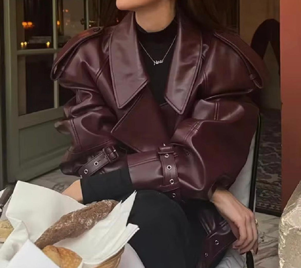 Veste en PU ceinturée pour femmes avec col revers, design stylé pour l'automne