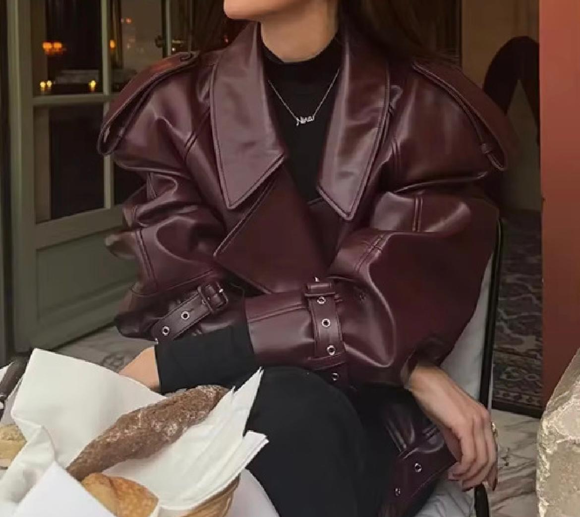 Veste en PU ceinturée pour femmes avec col revers, design stylé pour l'automne